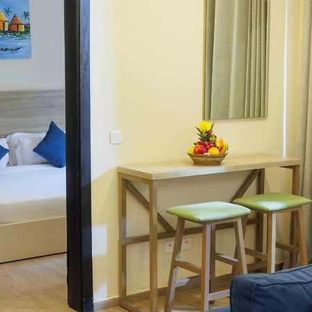 Silver Moon Hotel อาบีจาน ภายนอก รูปภาพ