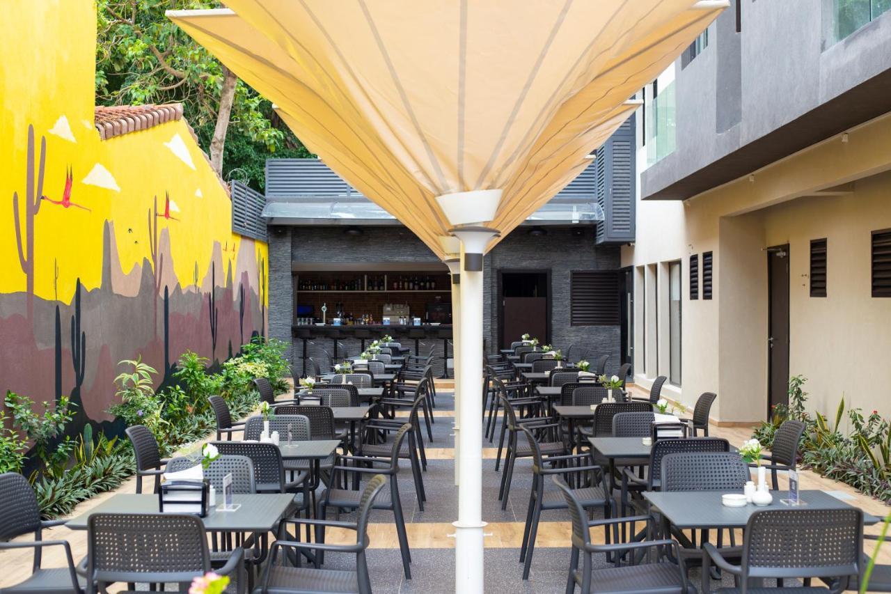 Silver Moon Hotel อาบีจาน ภายนอก รูปภาพ