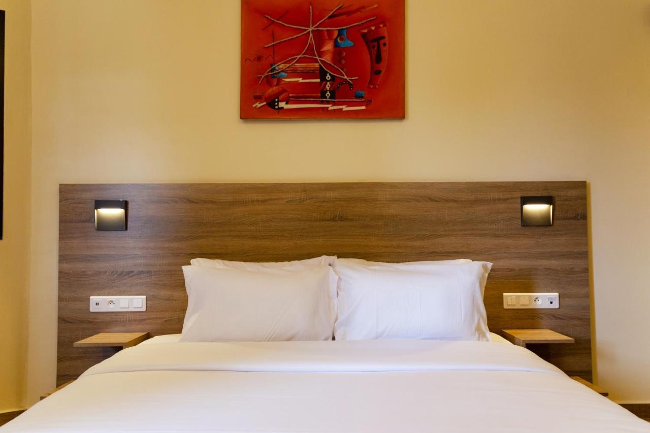 Silver Moon Hotel อาบีจาน ภายนอก รูปภาพ