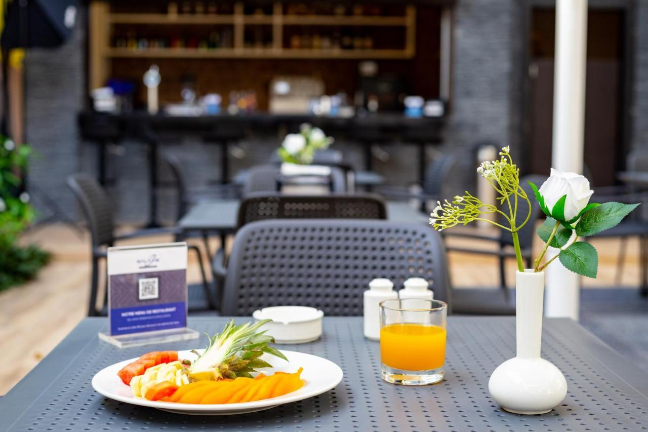 Silver Moon Hotel อาบีจาน ภายนอก รูปภาพ