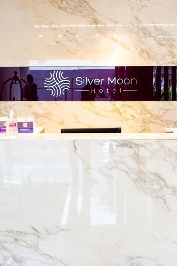 Silver Moon Hotel อาบีจาน ภายนอก รูปภาพ