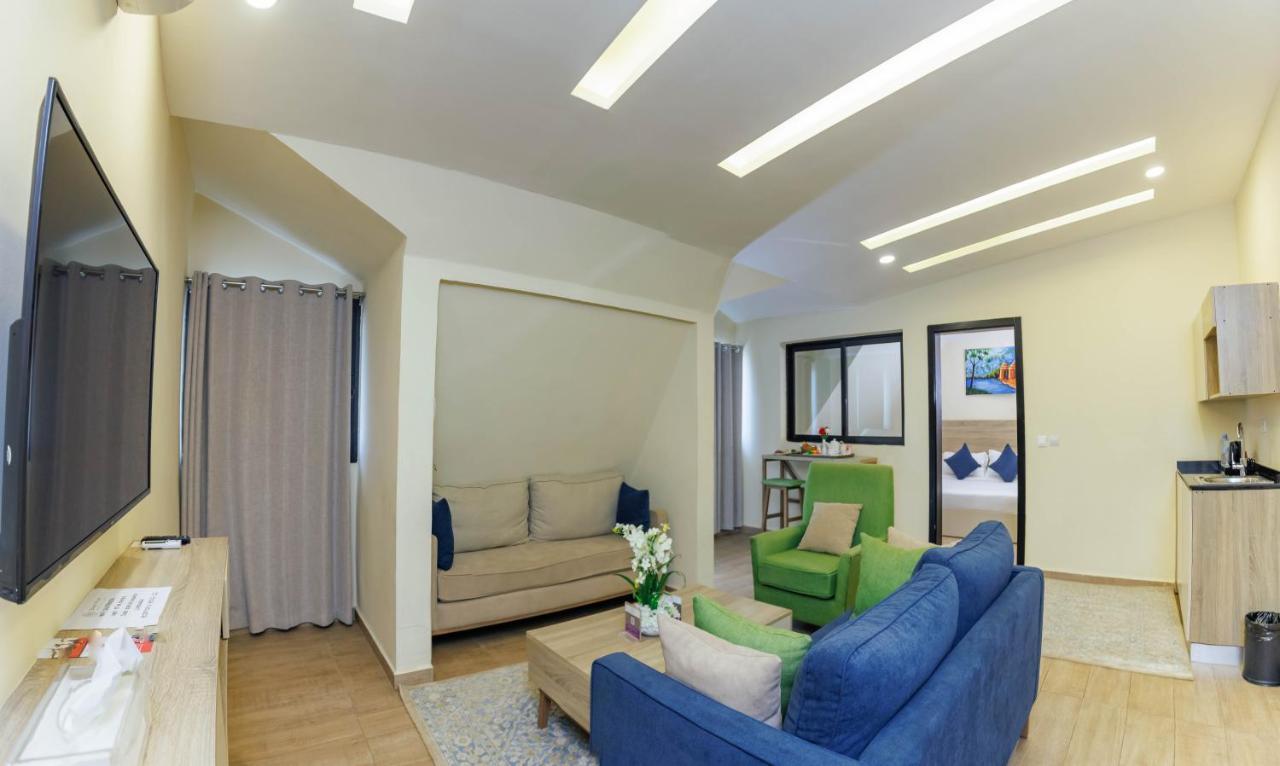 Silver Moon Hotel อาบีจาน ภายนอก รูปภาพ