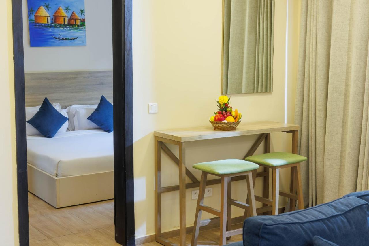 Silver Moon Hotel อาบีจาน ภายนอก รูปภาพ